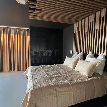 Sea & Sun 트로기르